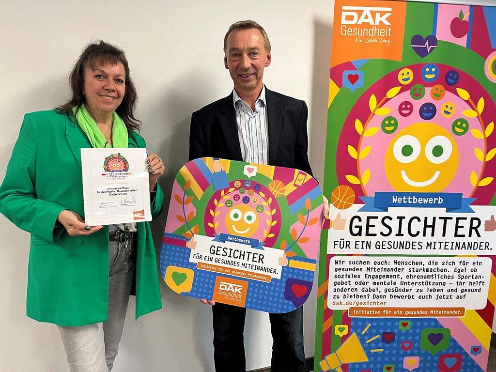 Bild: Sonderpreis Pflege für Cornelia Buchmann - Wettbewerb Gesichter für ein gesundes Miteinander 2023, in Niedersachsen