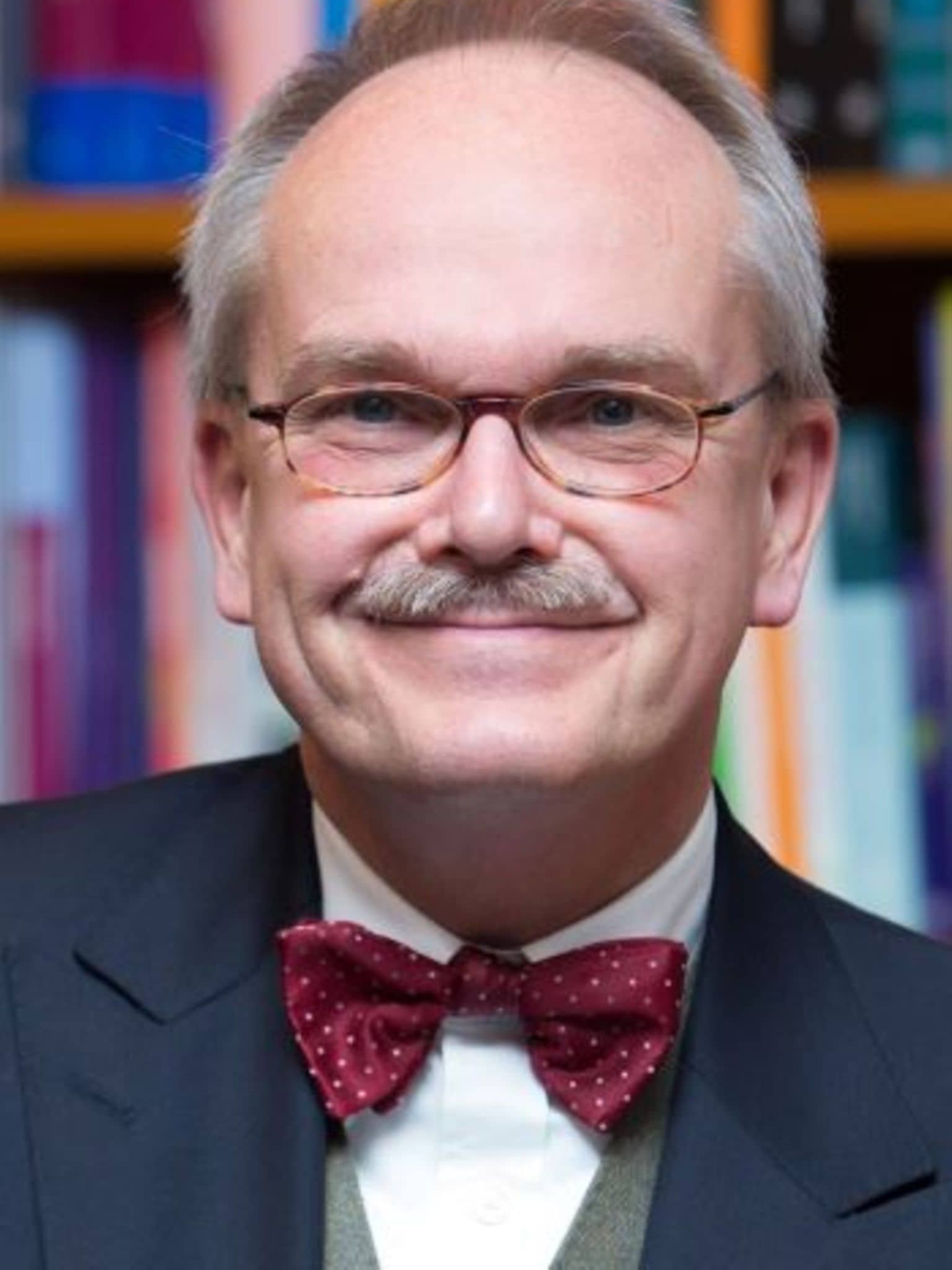 Porträtfoto von Dr. Thomas Frieling