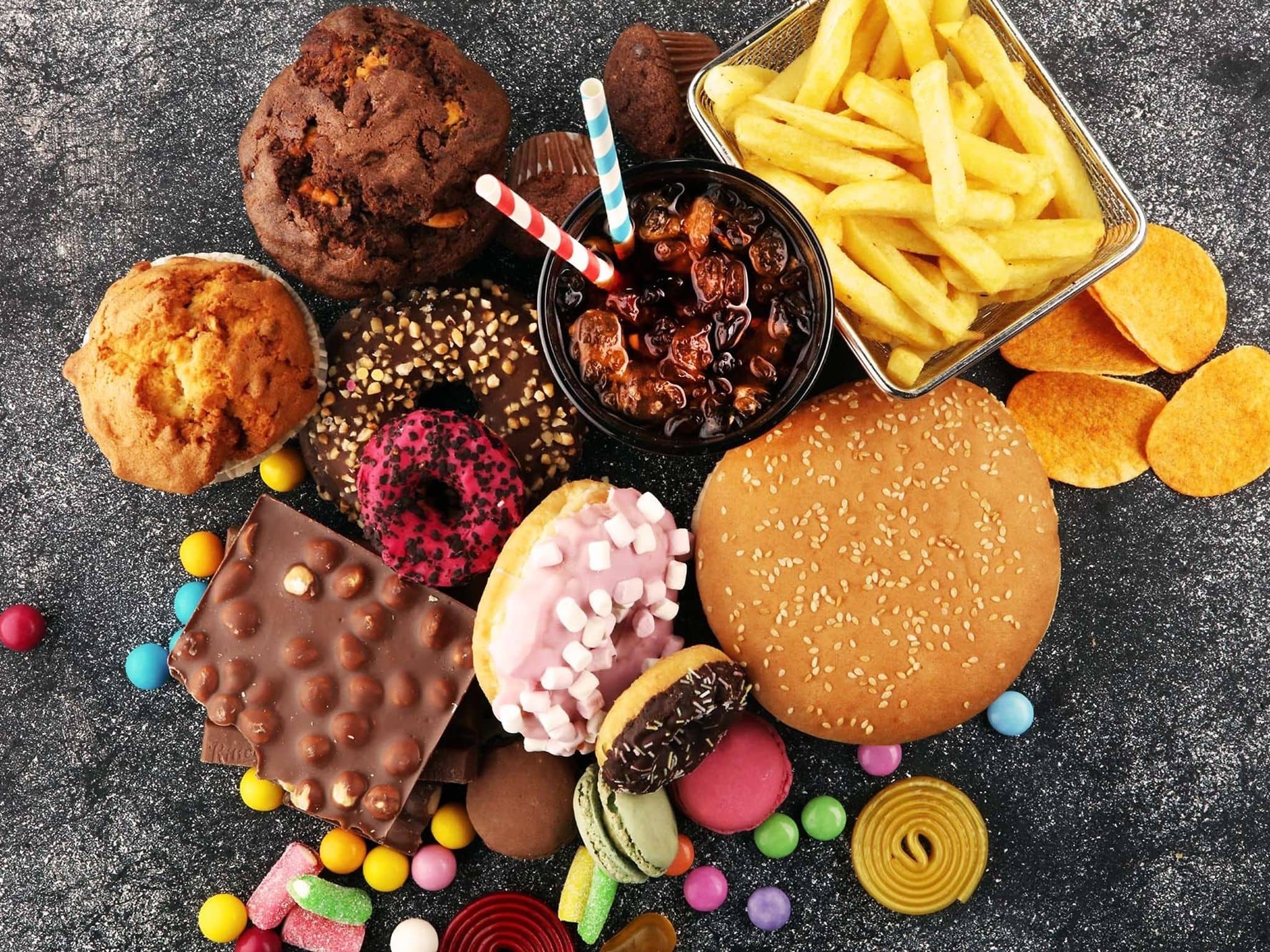 Abb-Heißhunger-ungesundes-Essen-Shutterstock-beats1