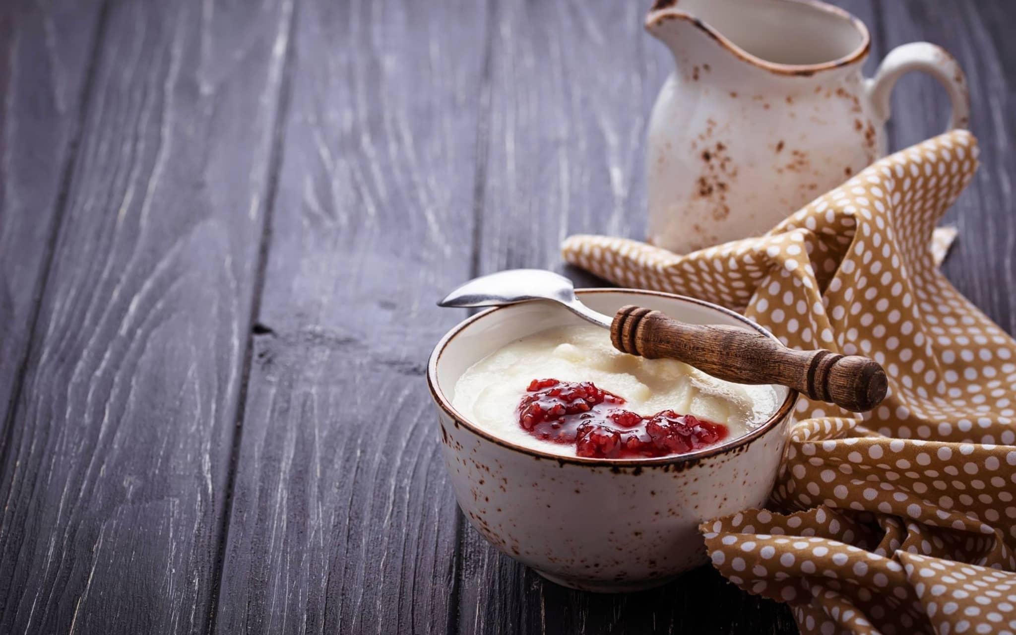 Eine Portion leckerer Grießbrei, einfach selbst gemacht.