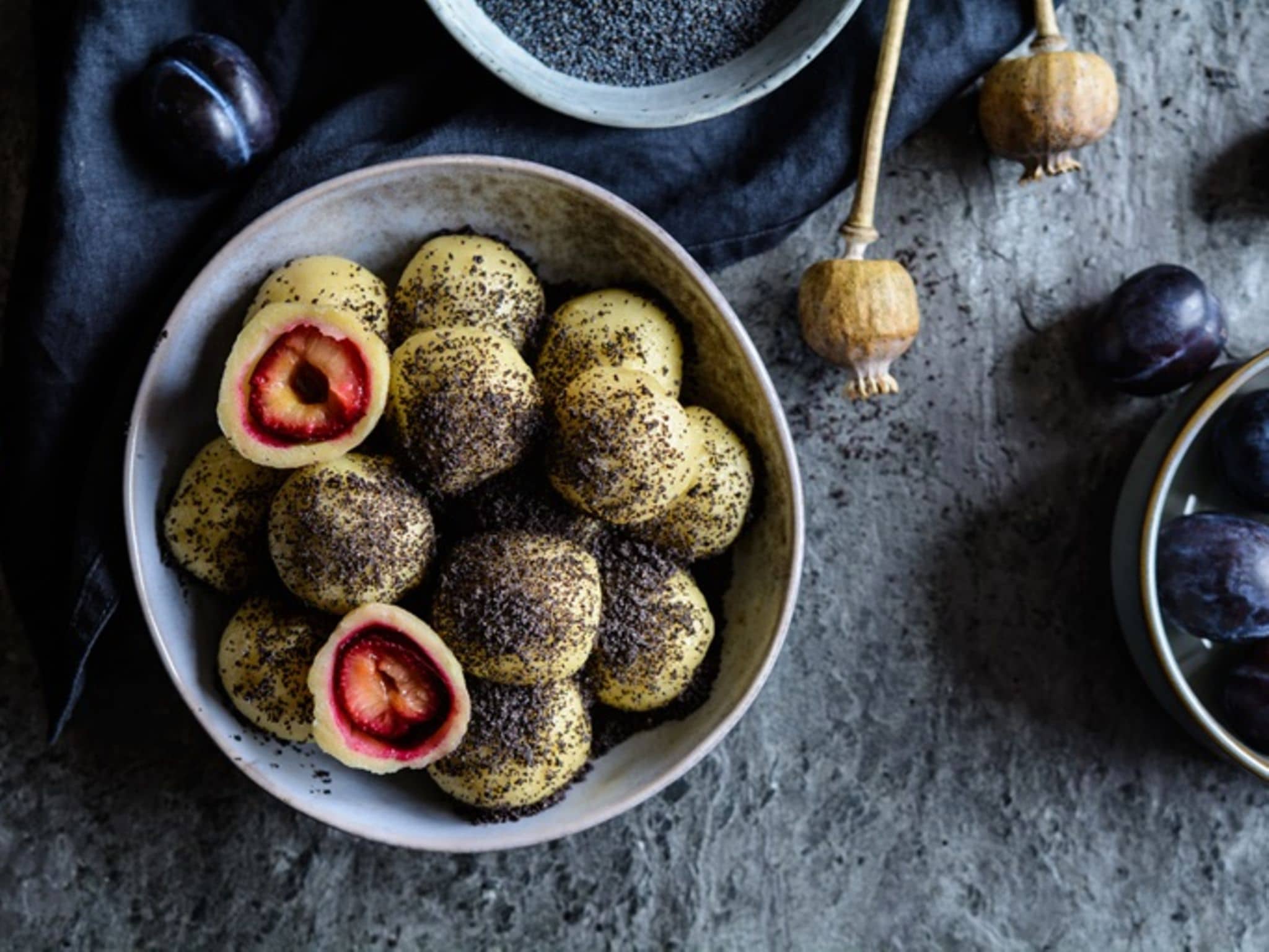 Zwetschgenknödel: Schüssel voll mit Zwetschgenknödel