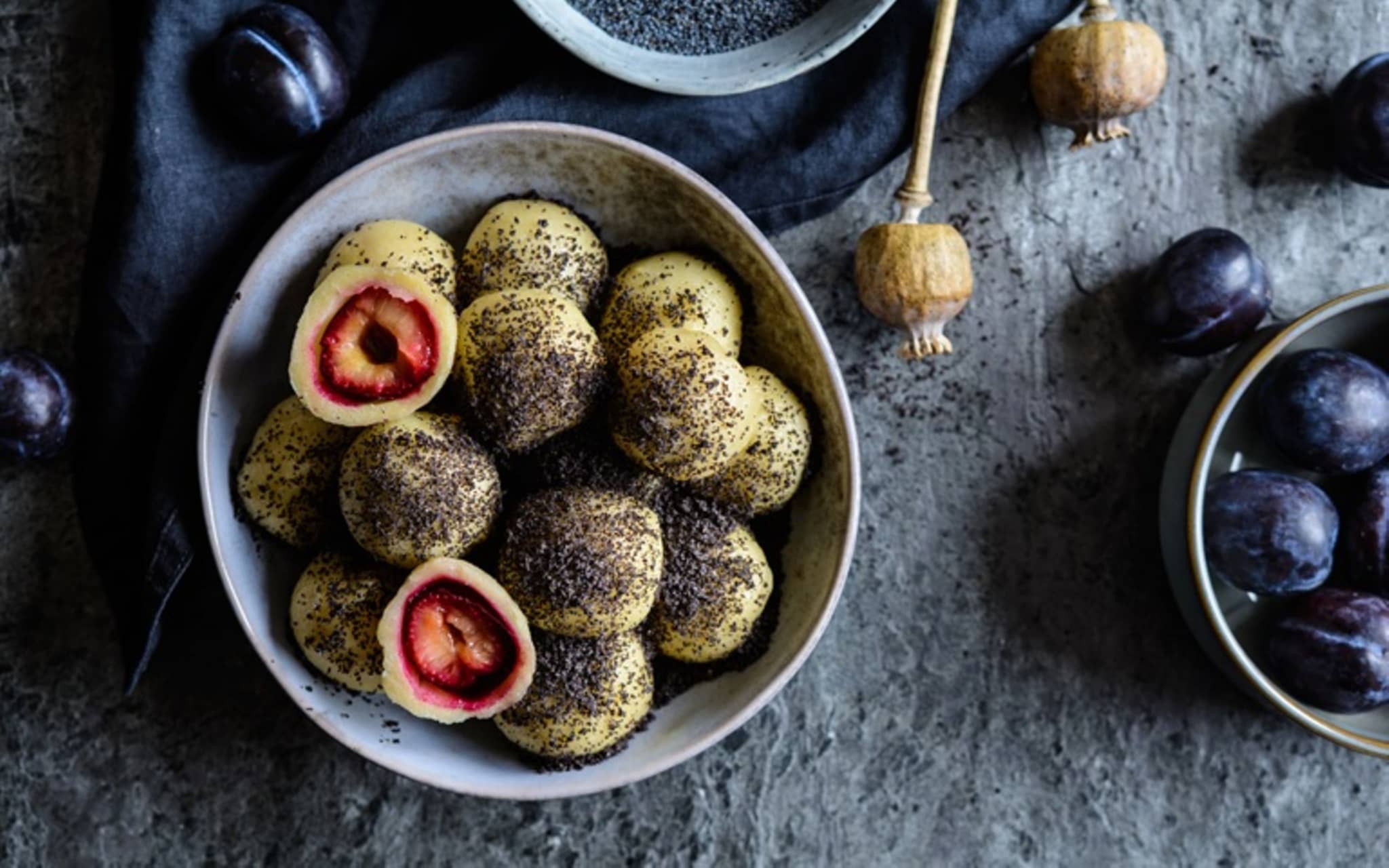 Zwetschgenknödel: Schüssel voll mit Zwetschgenknödel