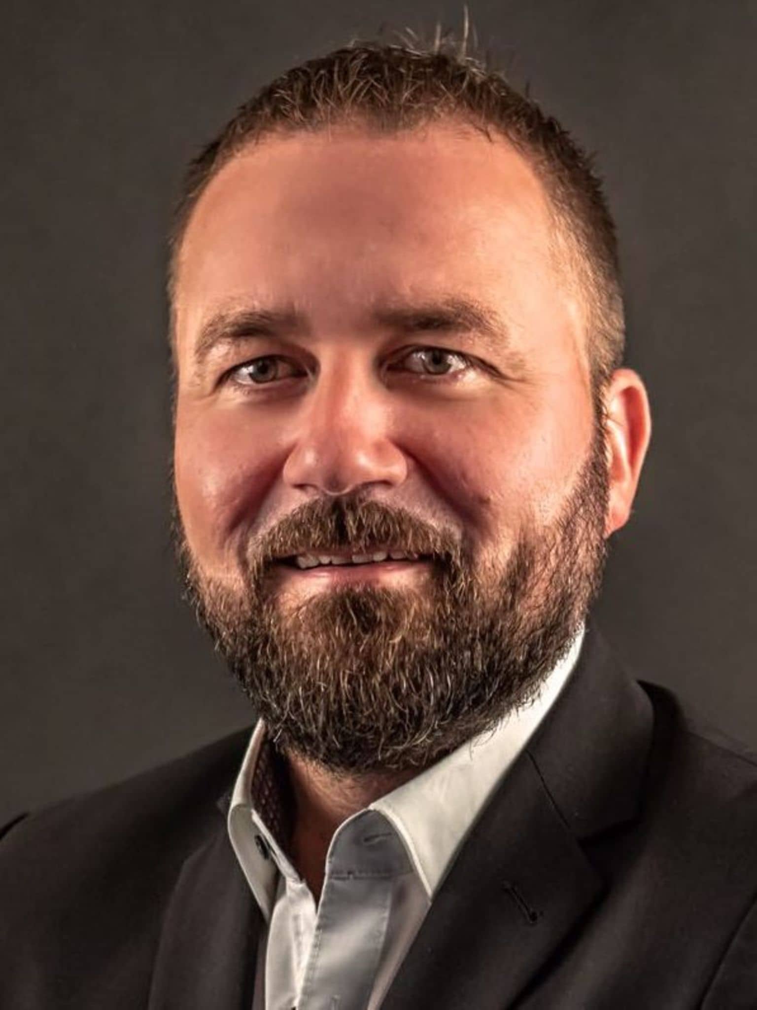 Portrait des Mannes Milorad Pajovic, Head of Care Research bei der DAK-Gesundheit