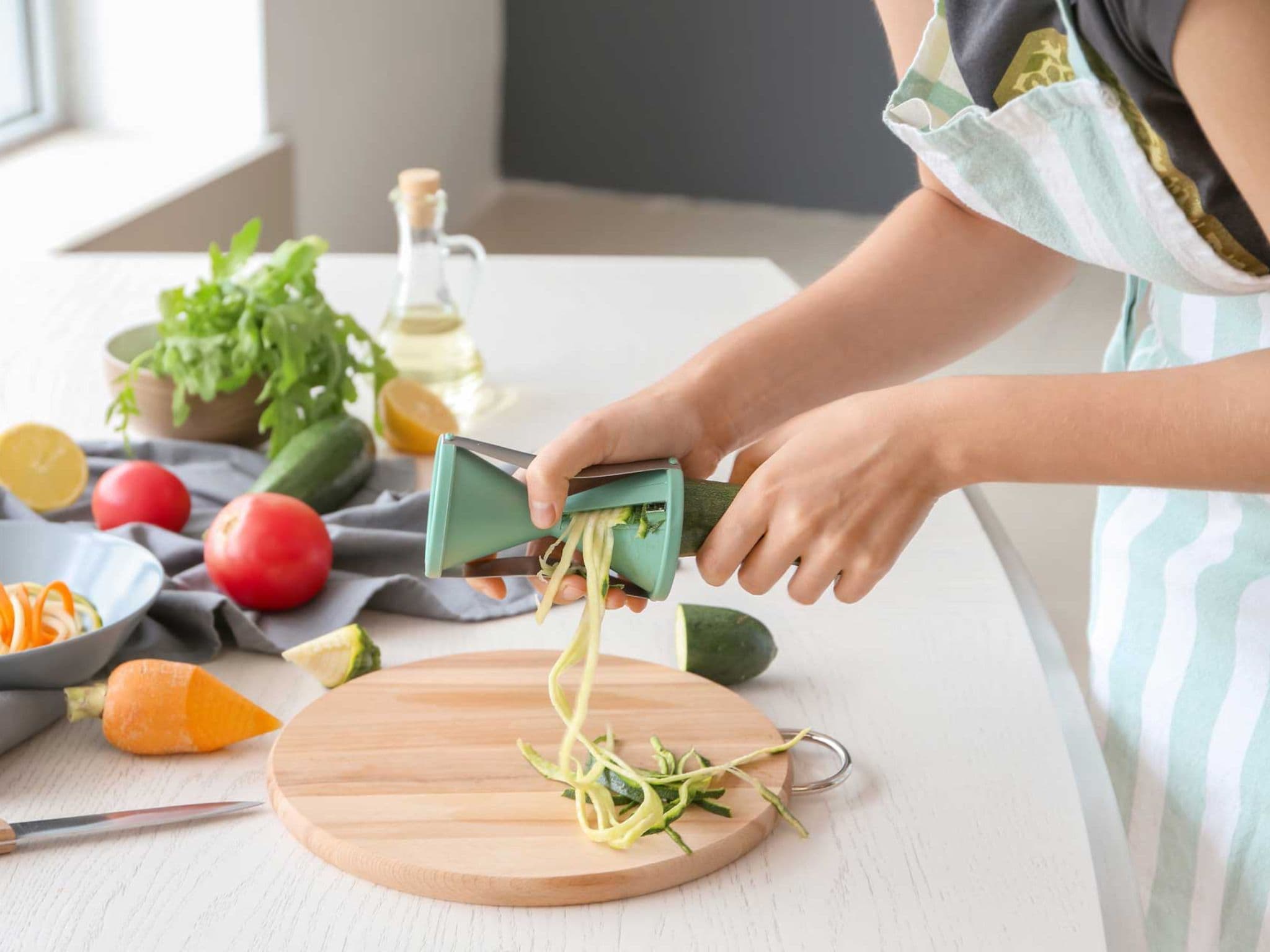 Frau macht Zoodles