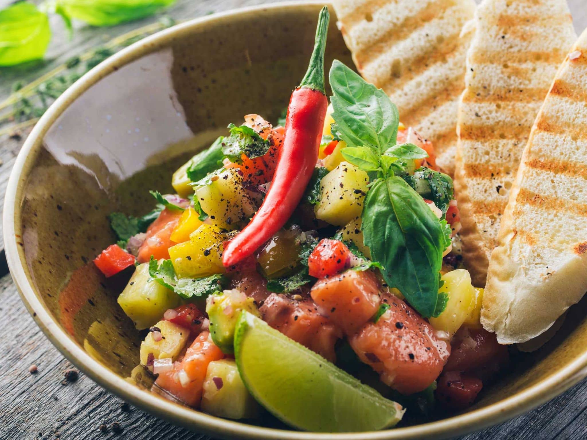 Ceviche im tiefen Teller