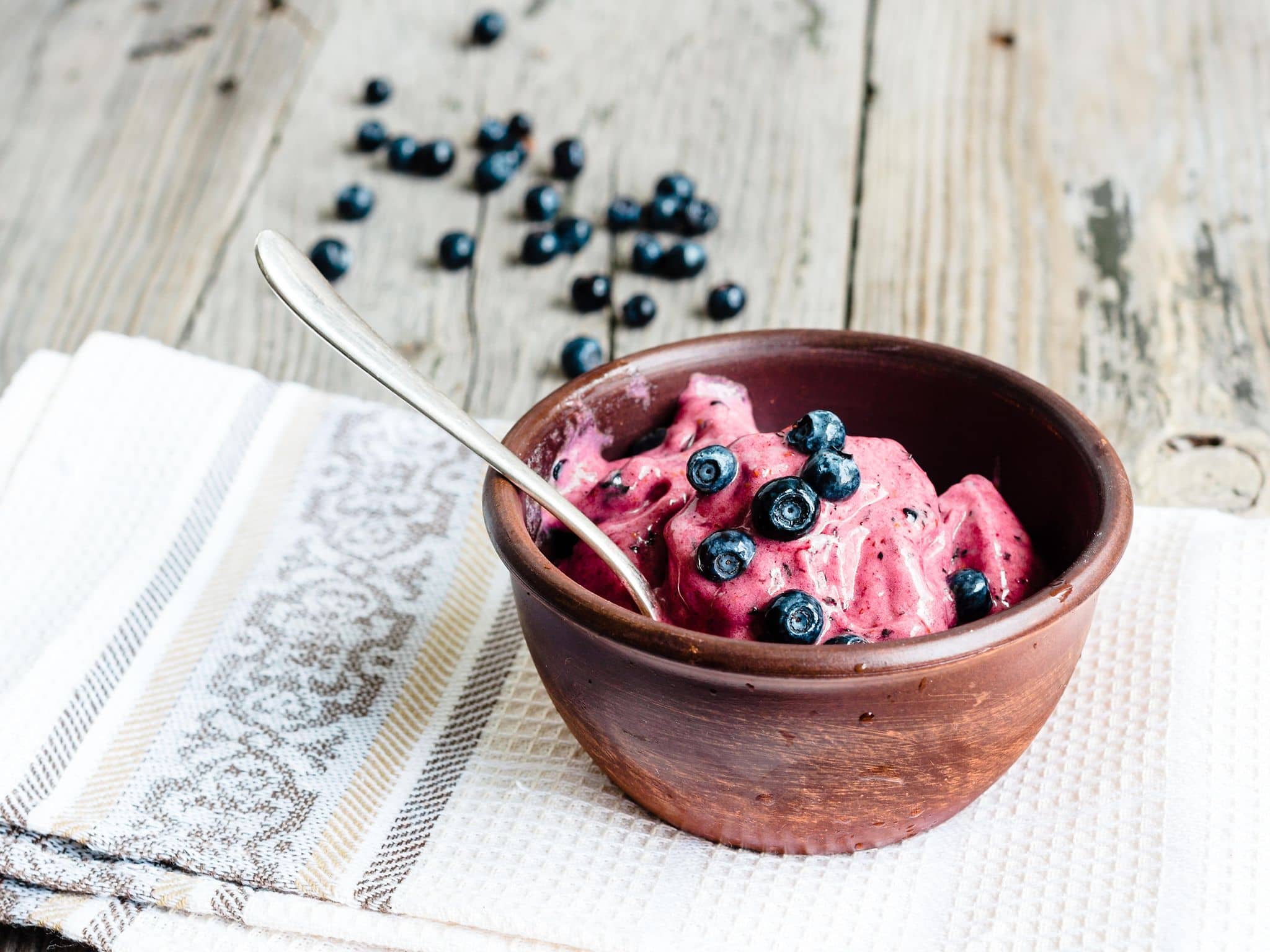 Rezeptfoto: Sorbet Blaubeer-Joghurt