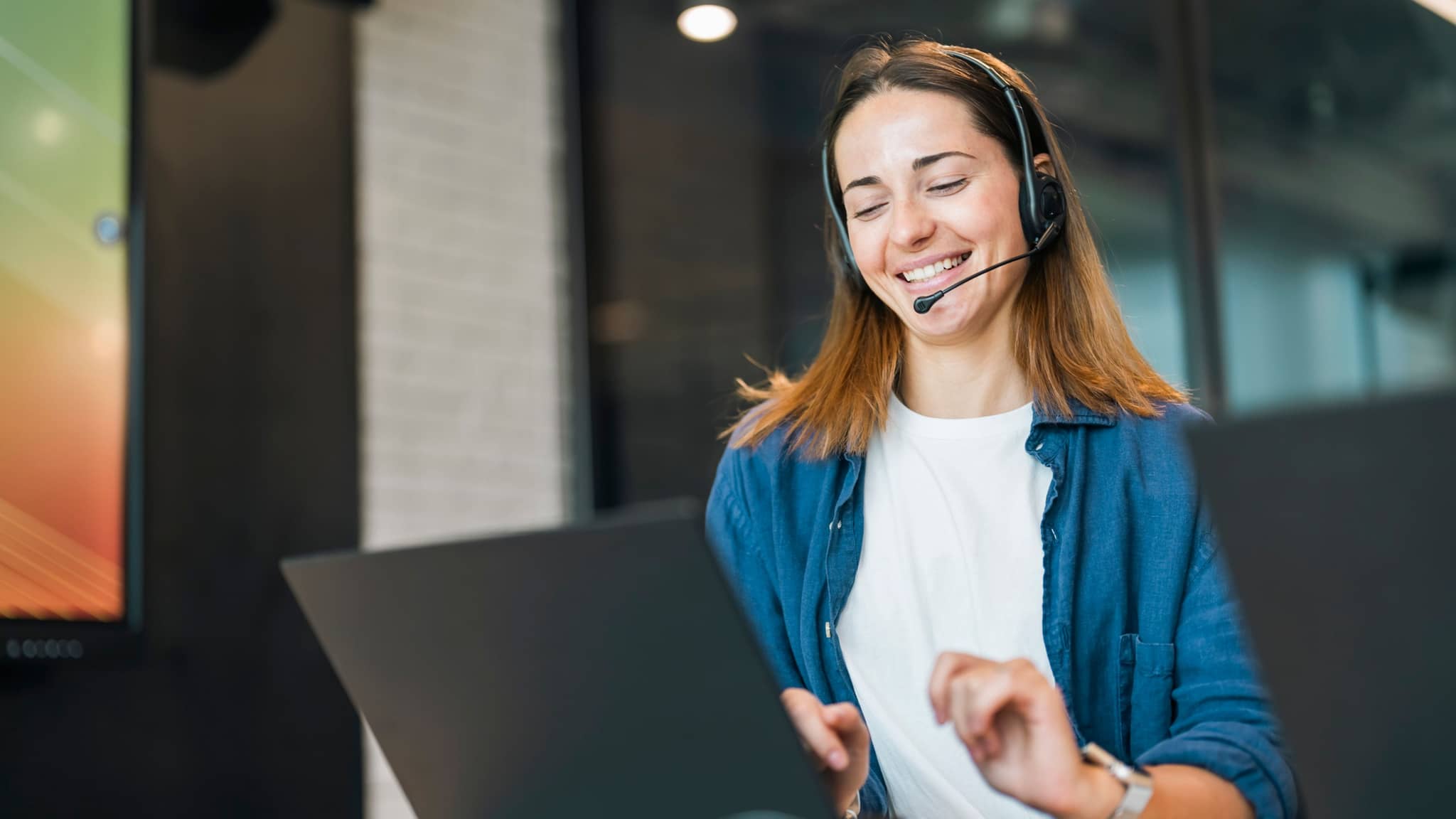 Kundenberater am Telefon.
