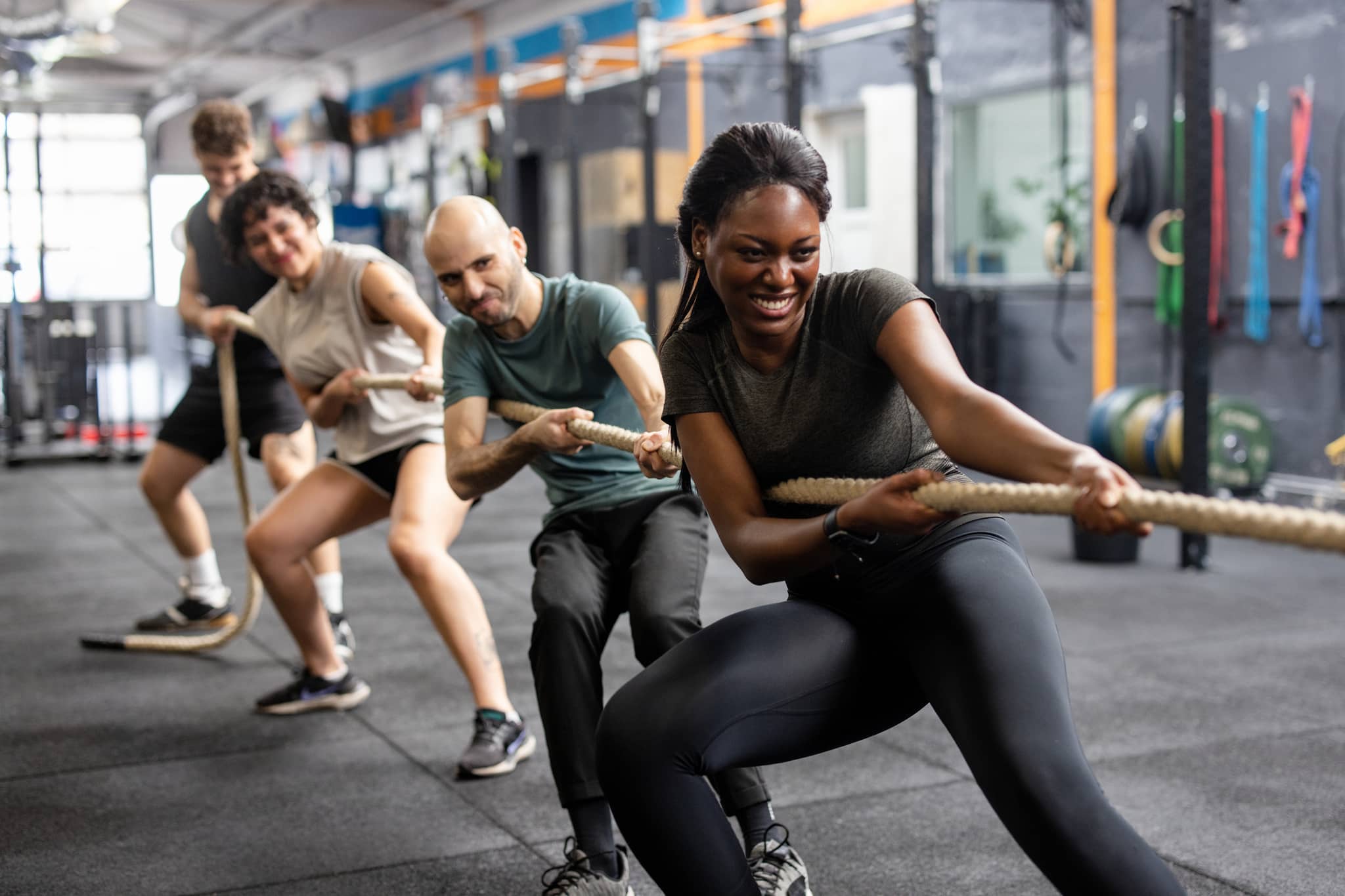 Eine Gruppe von Sportlern beim Crosstraining
