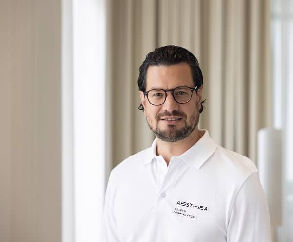 Dr. Henning Knors, Facharzt für plastische Chirurgie