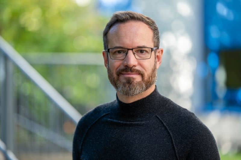 Portraitfoto des Referenten Alexander Tallner