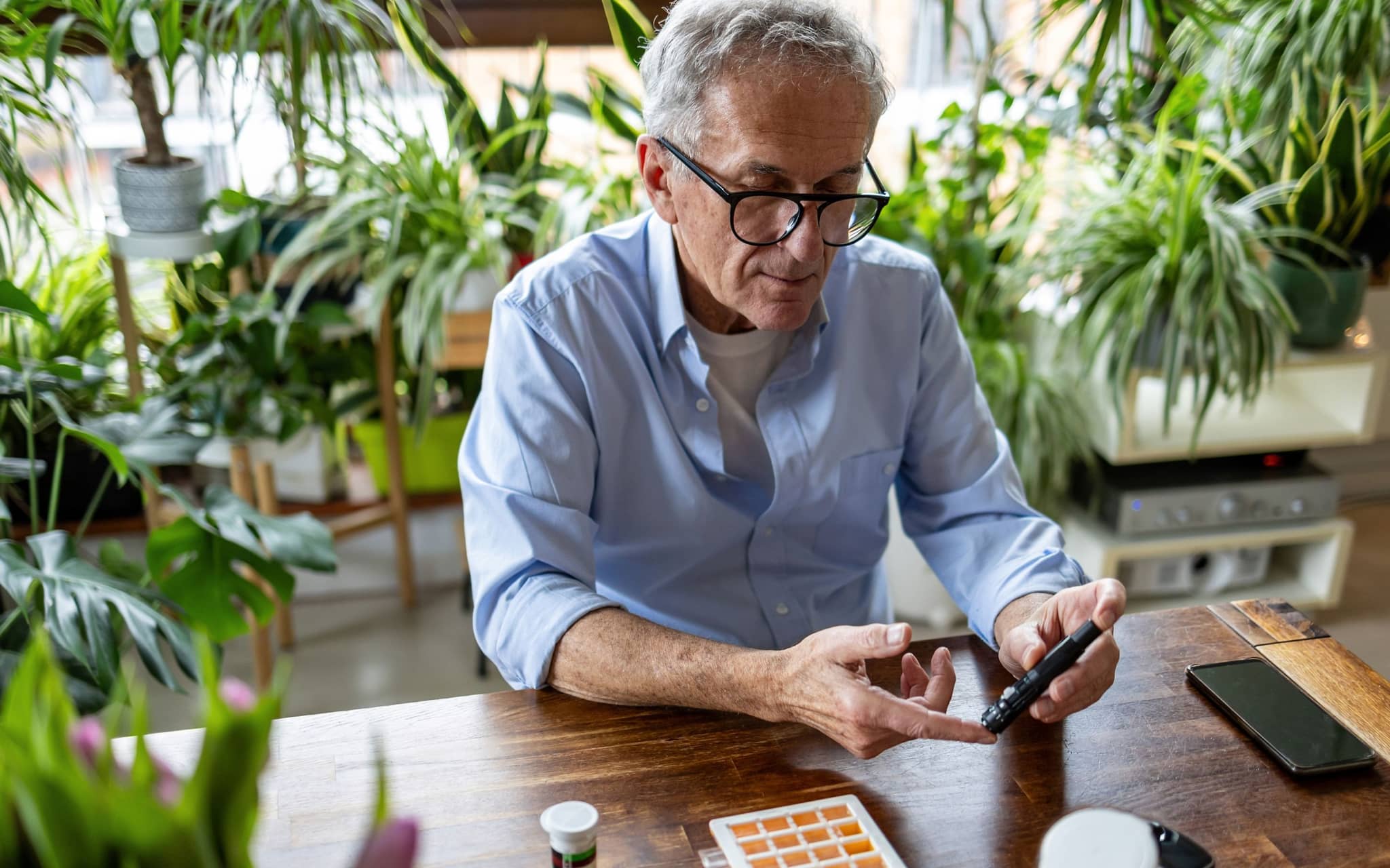 Folgeerkrankungen von Diabetes: Auge einer Frau in Nahaufnahme.