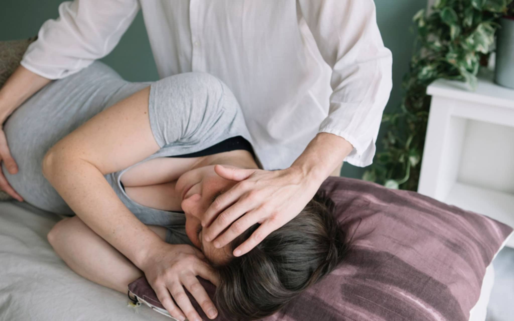 Symbolbild Kopfschmerzen in der Schwangerschaft