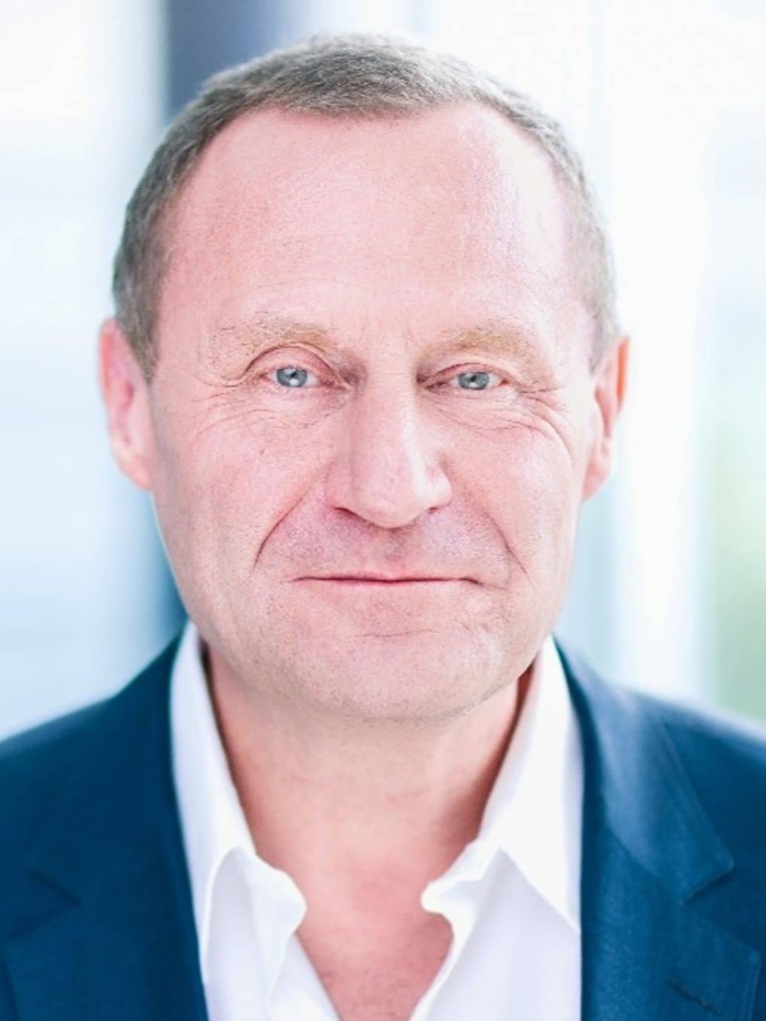 Dr. Stefan Windau