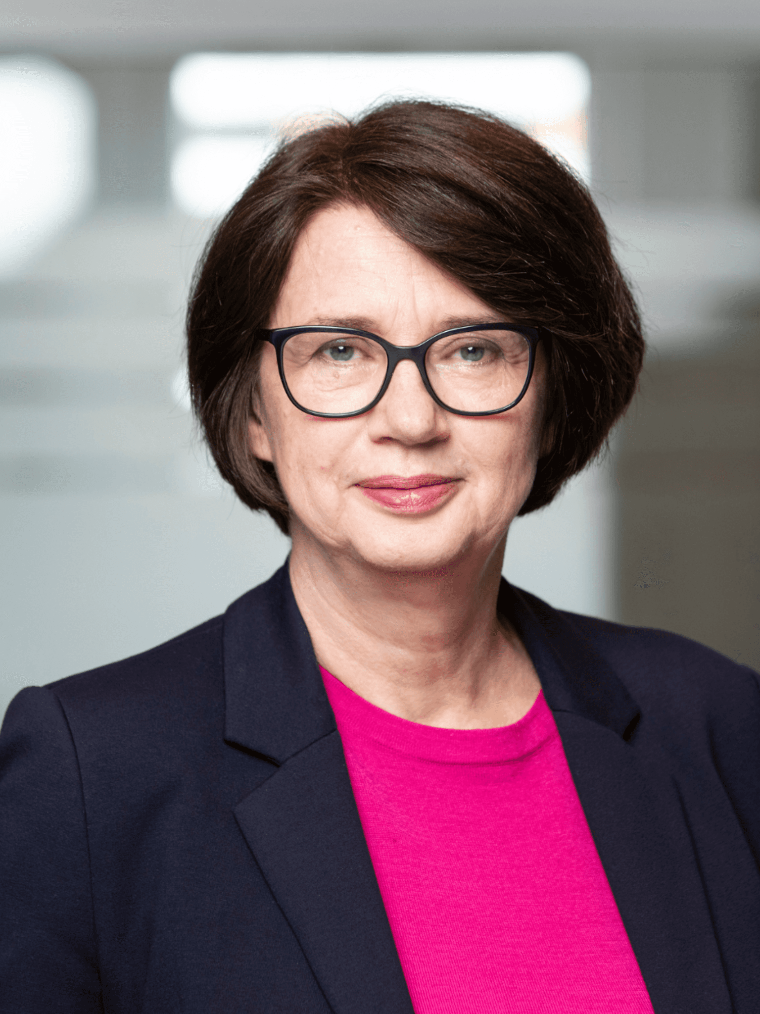 Claudia Bernhard