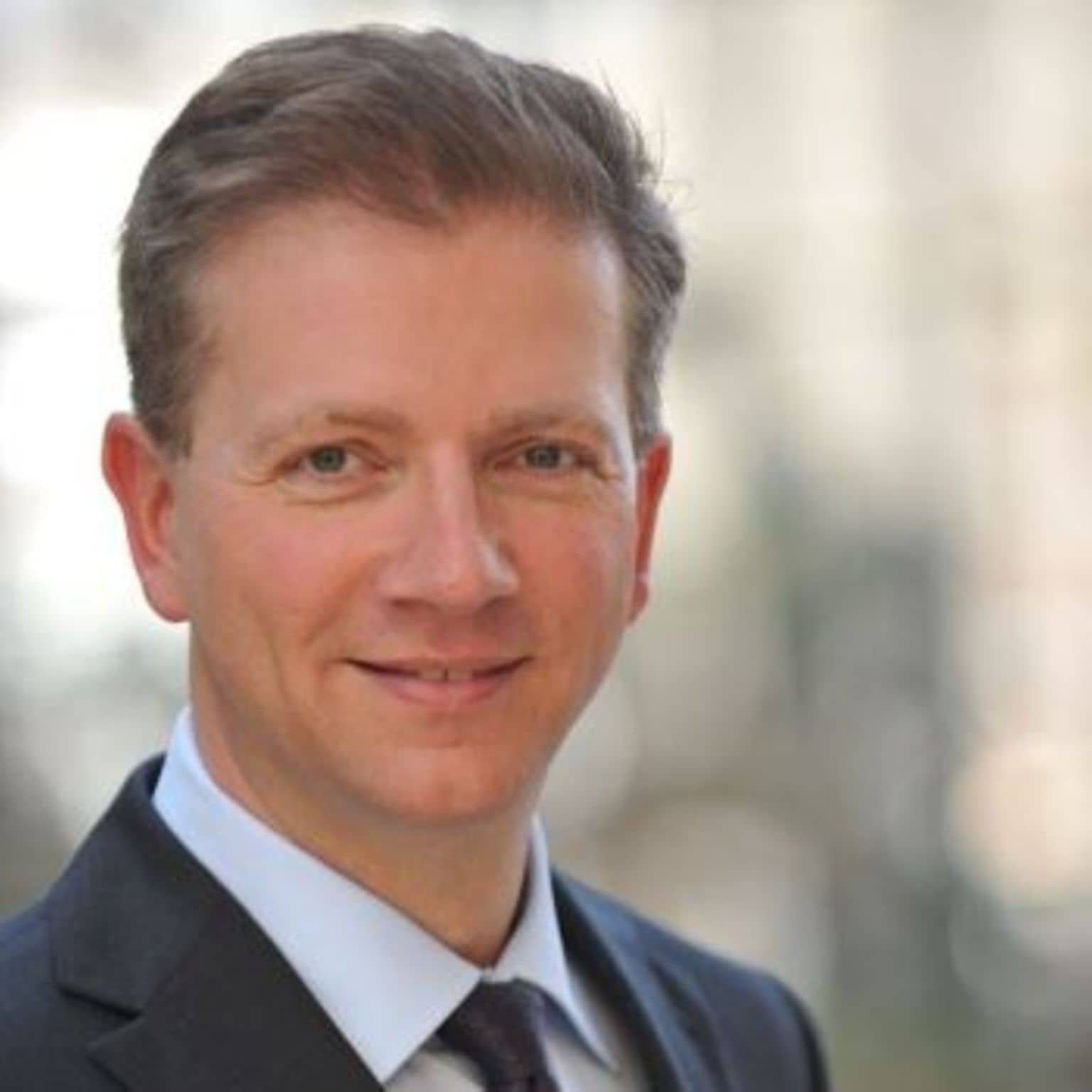 Porträtfoto von Professor Doktor Wolfgang Greiner