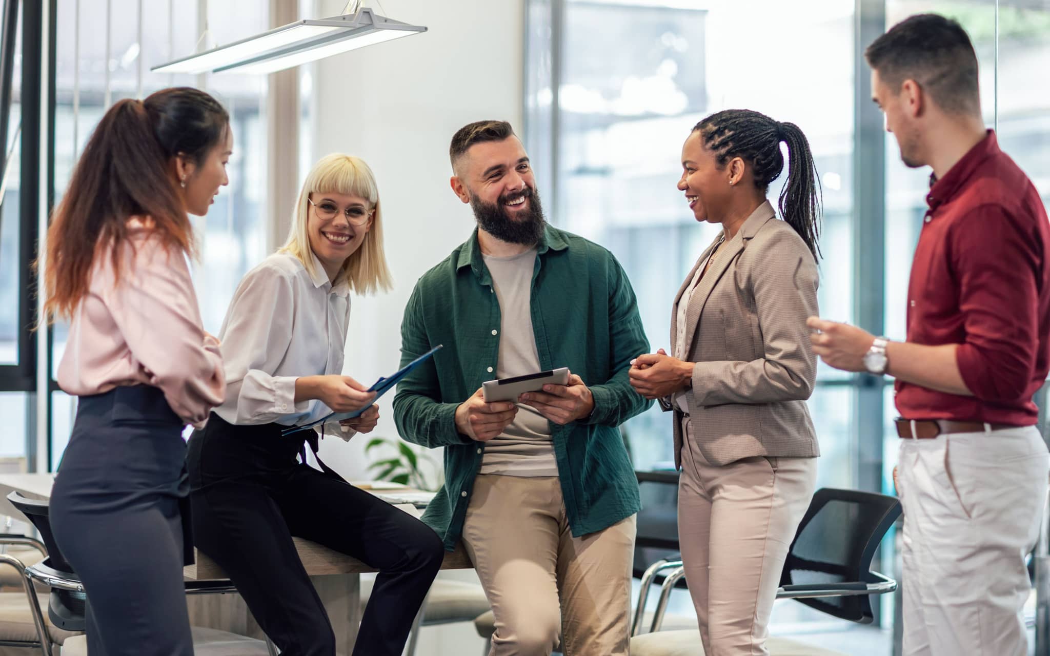 BGM Förderpreis 2024: Ein Team bespricht sich