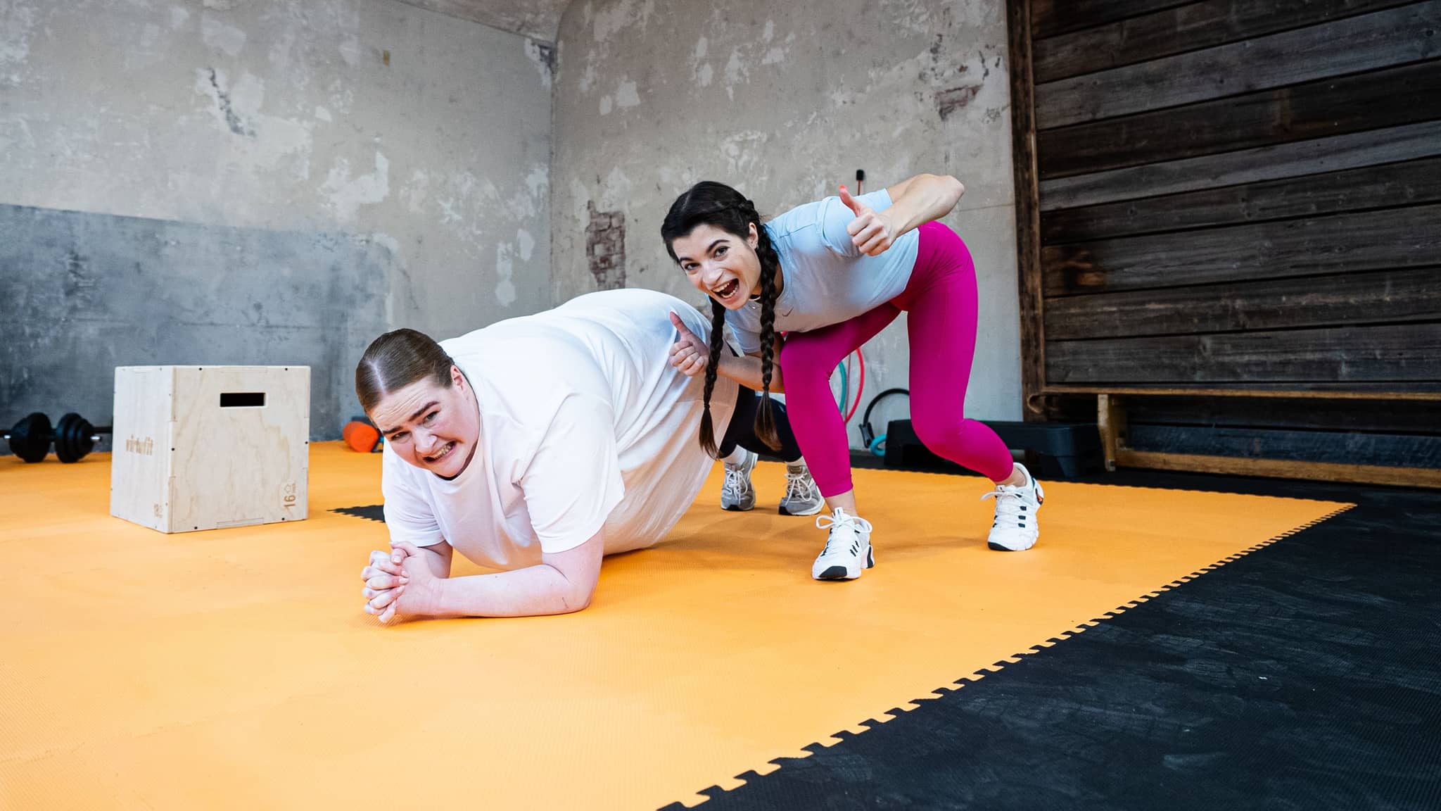 Du schaffst das! Alina macht die DAK-Challenge und lernt Plank in 6 Wochen