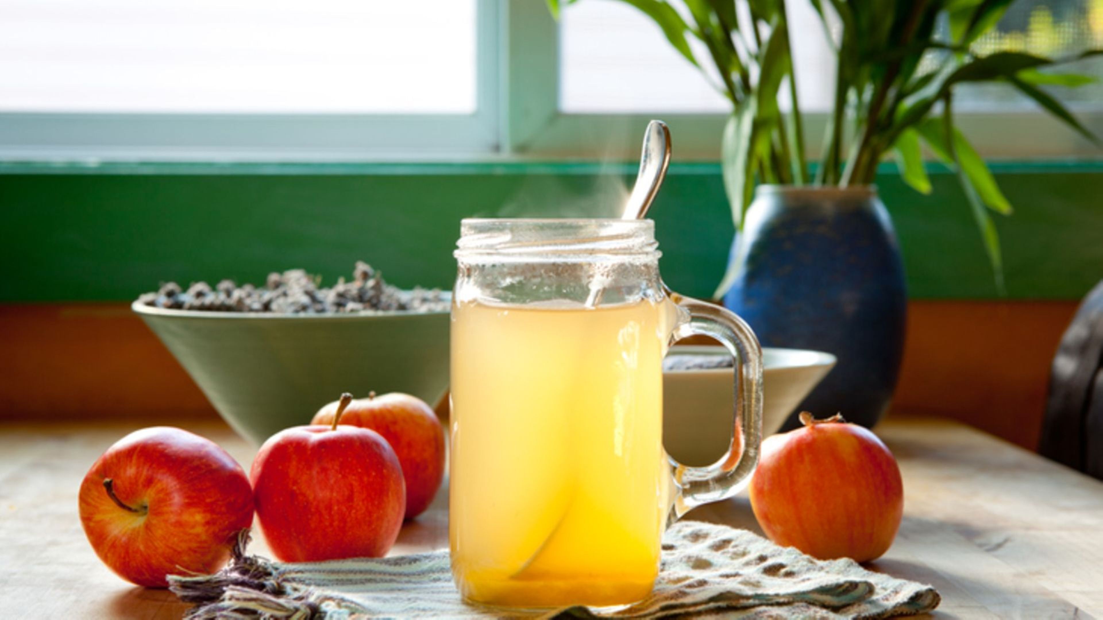 Apfelessig trinken: Wie gesund ist das?
